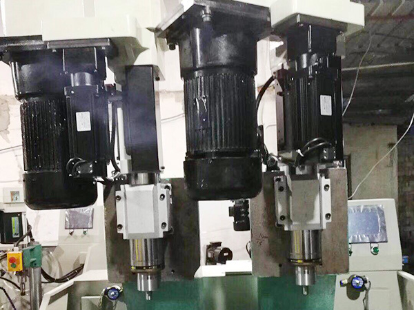 鉆孔機怎么安裝？玻璃鉆孔機爆孔裂孔原因是什么？